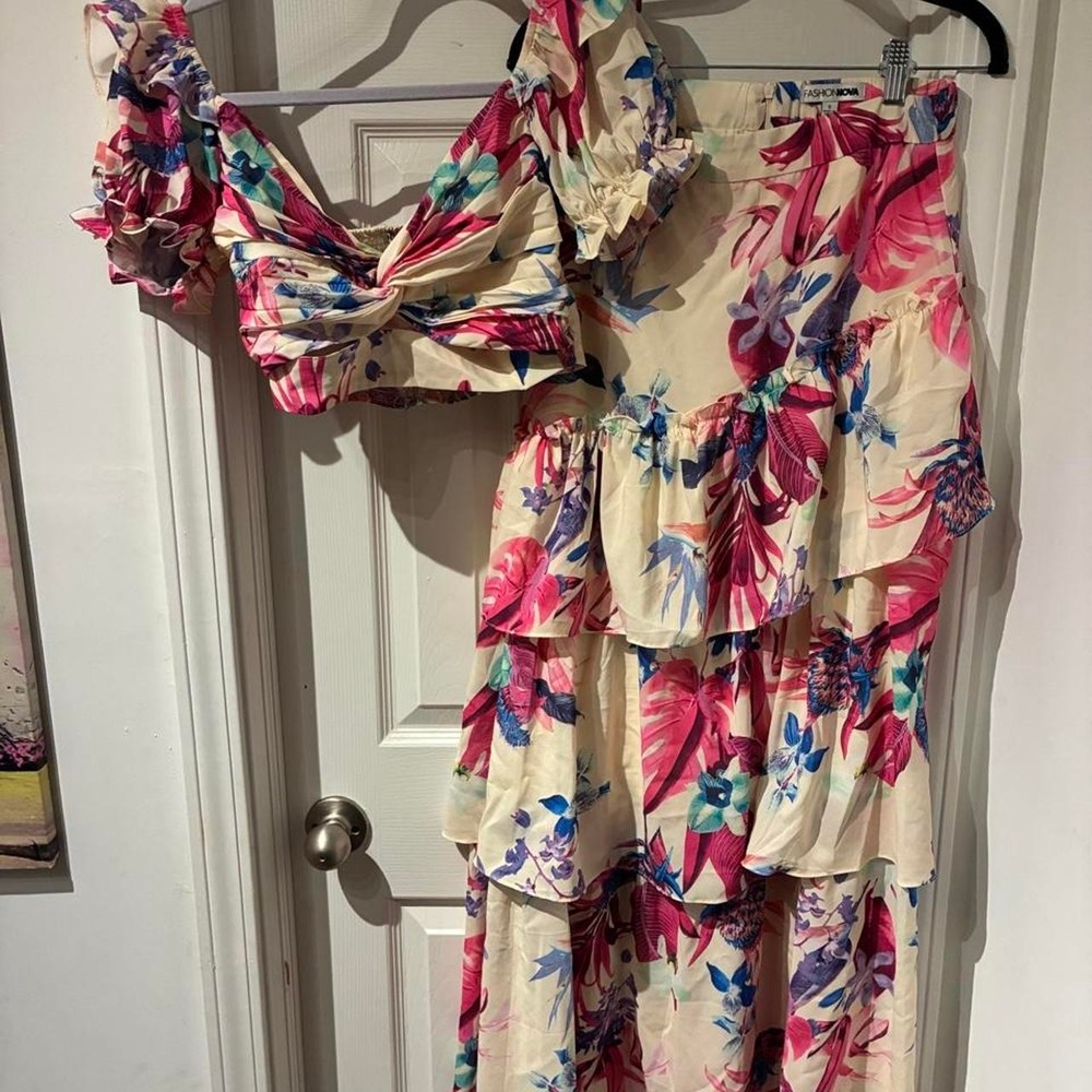Stunning Fashion Nova tropical floral print 2-piece matching set in size Small!
